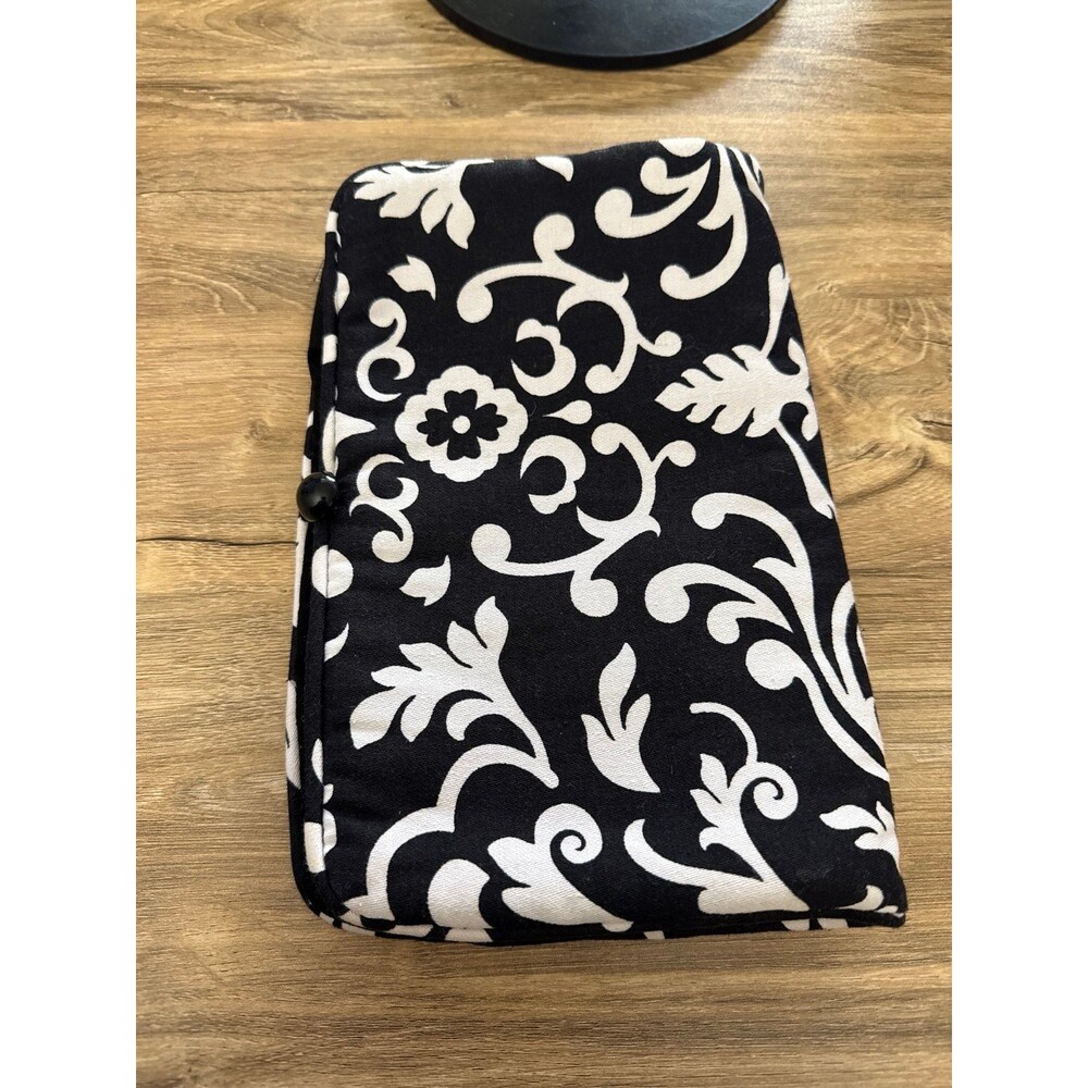 Thirty One jewelry pouch .. black & white floral